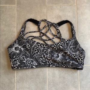 Lululemon sports bra - excellent condition - sz10